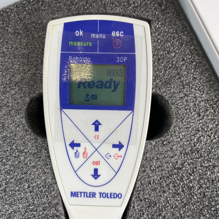 Mettler Toledo Refracto 30P Portable Refractometer | Salford Scientific ...