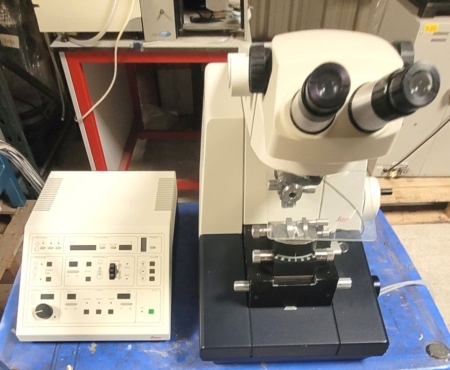 leica-reichert-ultracut-s-ultramicrotome-702501-controller-654901