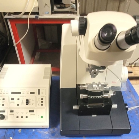 leica-reichert-ultracut-s-ultramicrotome-702501-controller-654901