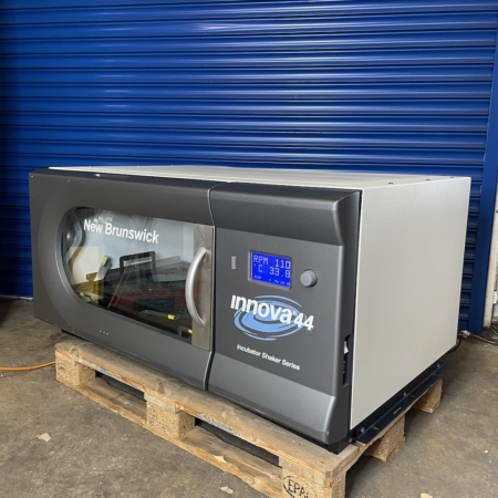 incubator-shaker-new-brunswick-innova-44-eppendorf-2-5cm-orbit-m1282-0002